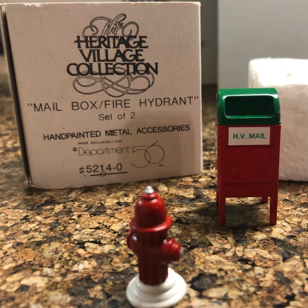 Dept 56 Heritage Village mailbox and fire hydrant